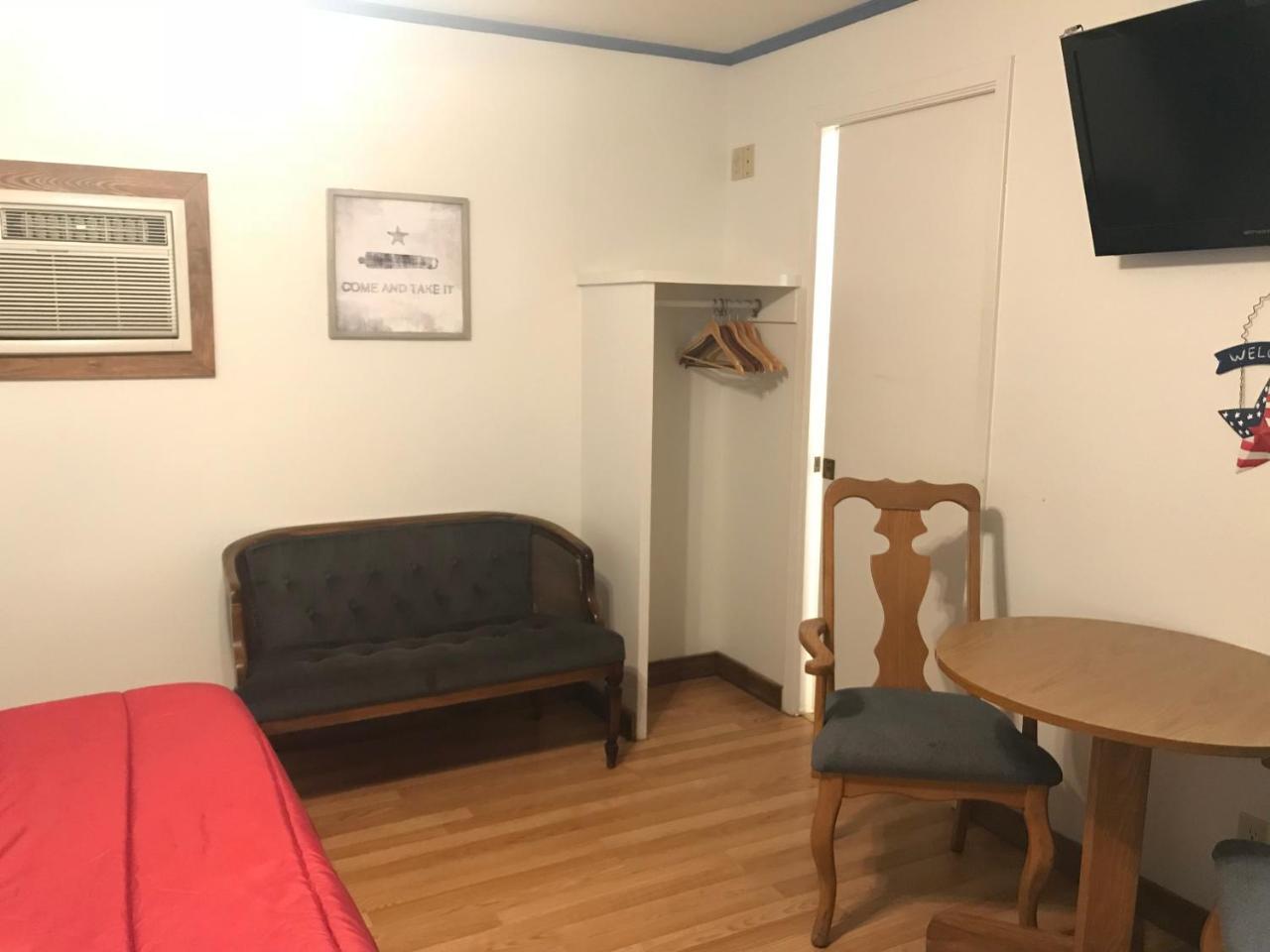 פרדריקסברג Hotel Kitsmiller On Main מראה חיצוני תמונה