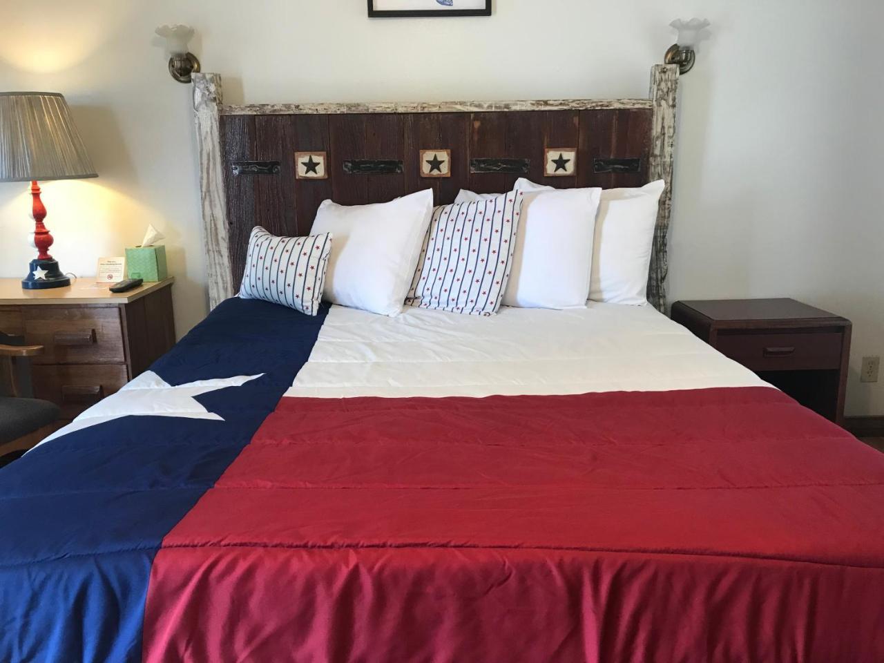 פרדריקסברג Hotel Kitsmiller On Main מראה חיצוני תמונה