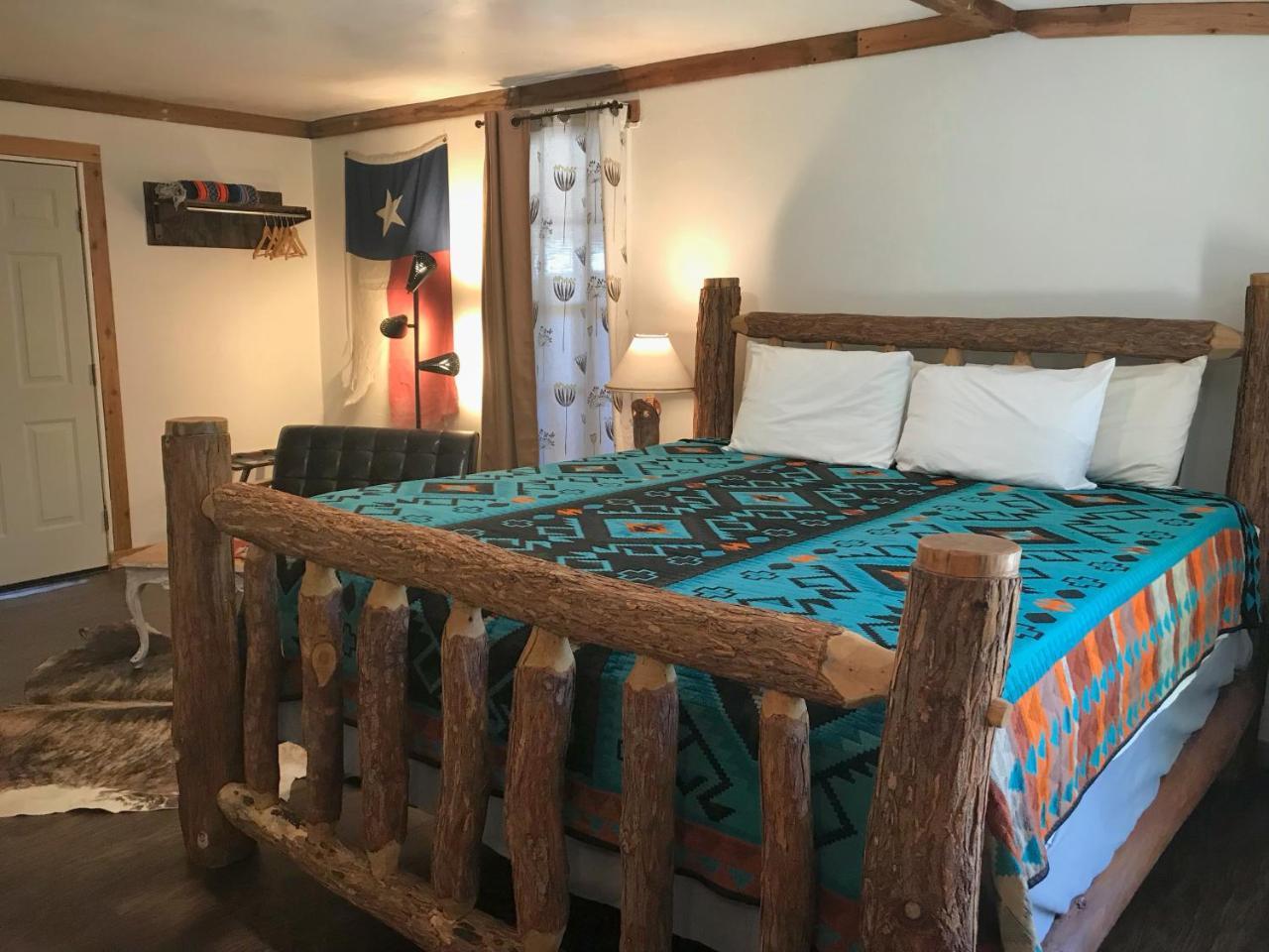פרדריקסברג Hotel Kitsmiller On Main מראה חיצוני תמונה